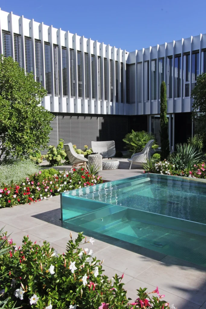 Réalisation d'une piscine inox par Atelier Piscine - Carré Bleu en Vendée