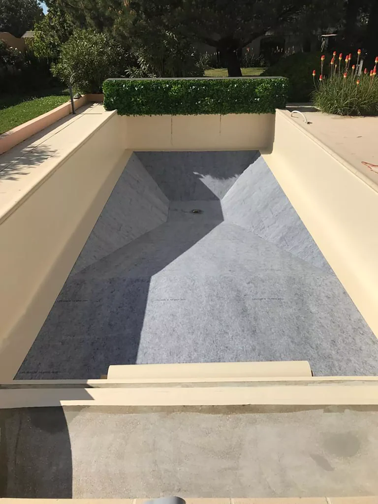 Rénovation d'une piscine par Atelier Piscine - Carré Bleu en Vendée